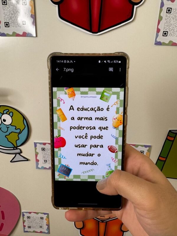 Decoração de Porta Interativa (QR-CODE) - Sala de Professores
